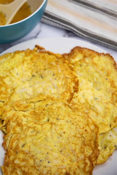 Tortang Dulong (Filipino Silverfish Omelette) .